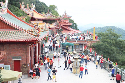 漫步洛陽橋 、徜徉仙公山 國(guó)慶黃金周洛江各景區(qū)游人如織